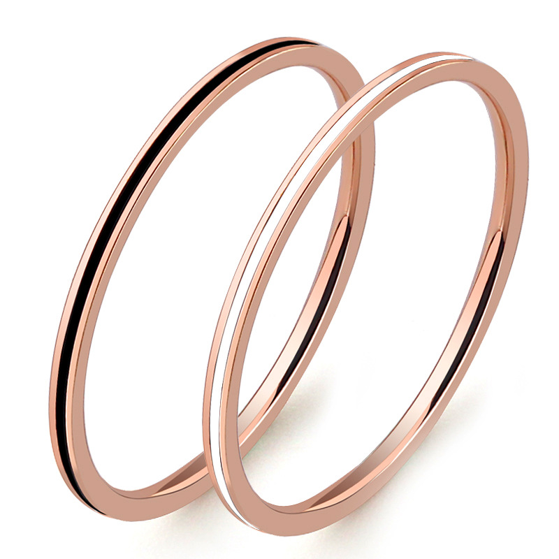 Титановая сталь, розовое золот – обзор и цена Initial Ring Custom
